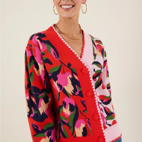Avara Sweaters - Avara Leslie Red Floral Cardigan | Medium